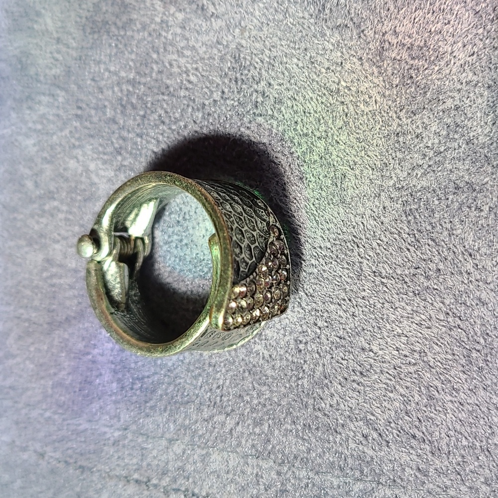 Ring - Picture 2 of 4